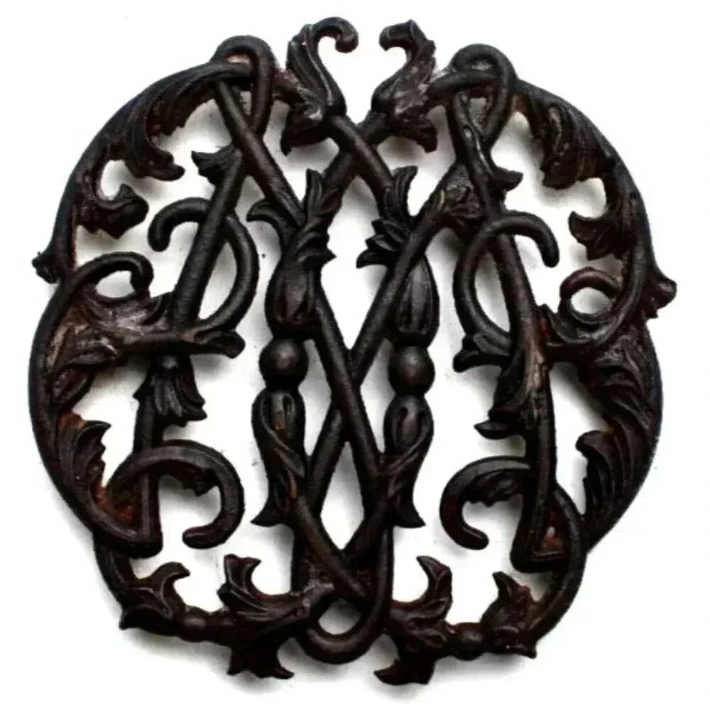 Vtg 1950s Ornate Colonial Williamsburg W Cypher Trivet C10-14 Case Iron Kitchen